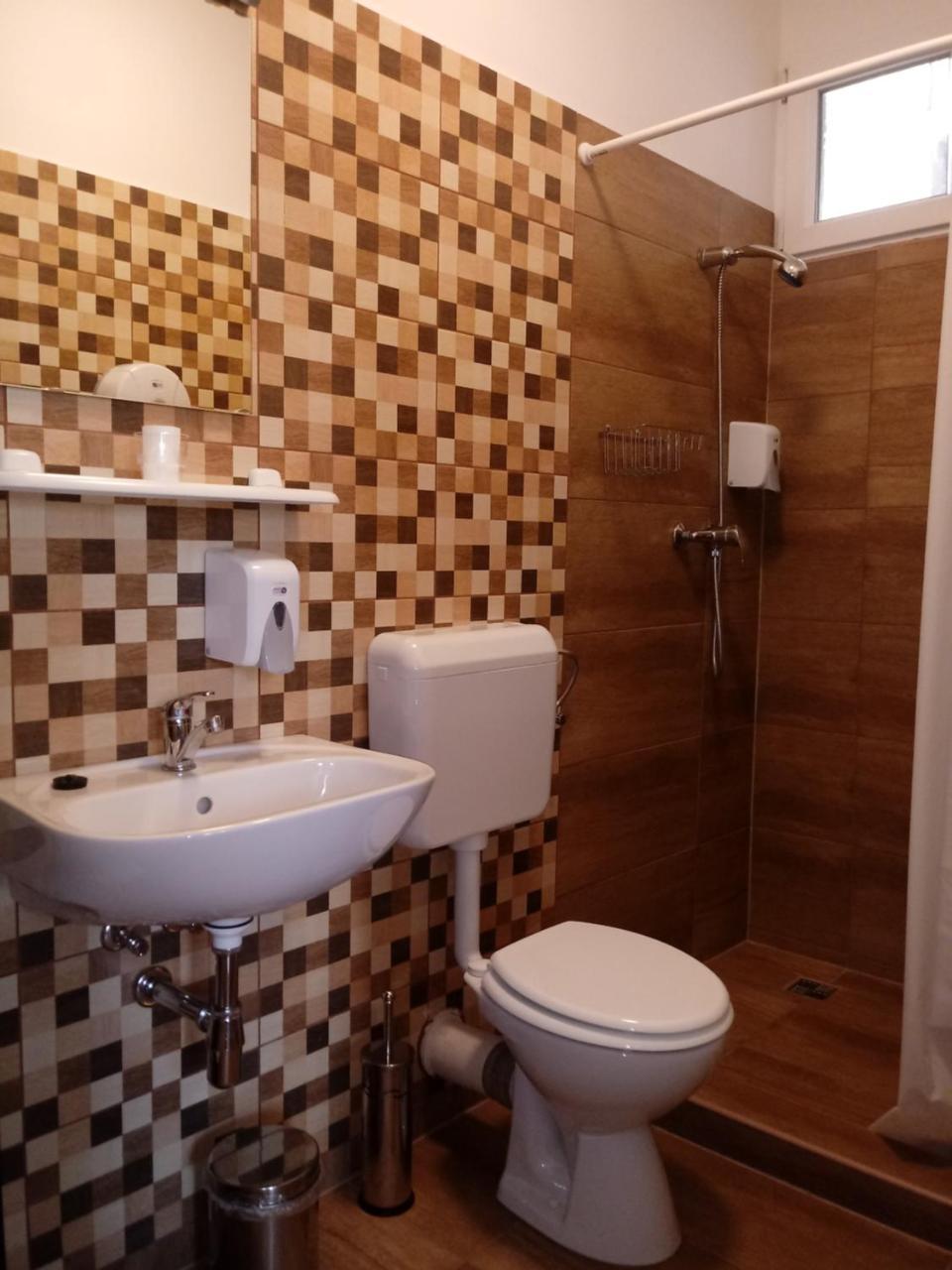ミシュコルツ Promenade Panzio Bed & Breakfast エクステリア 写真