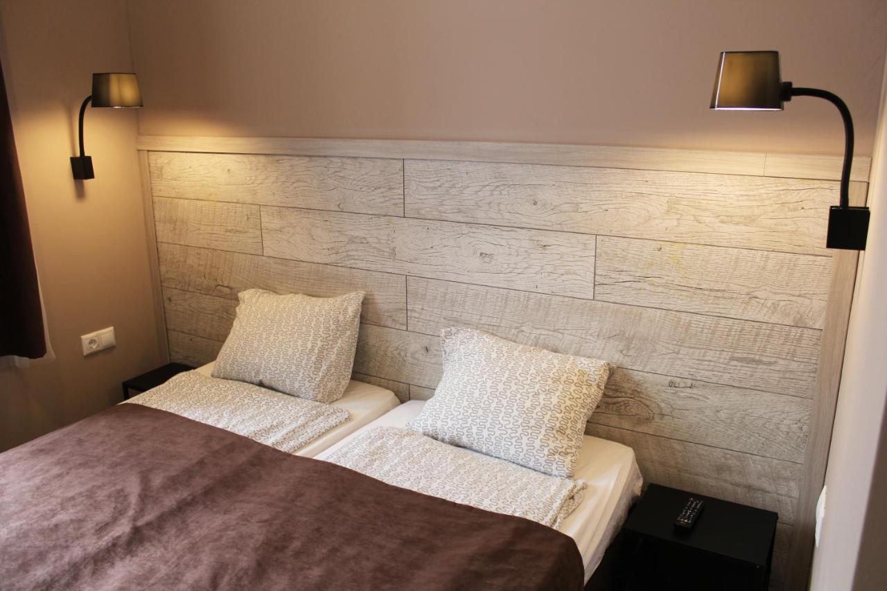 ミシュコルツ Promenade Panzio Bed & Breakfast エクステリア 写真