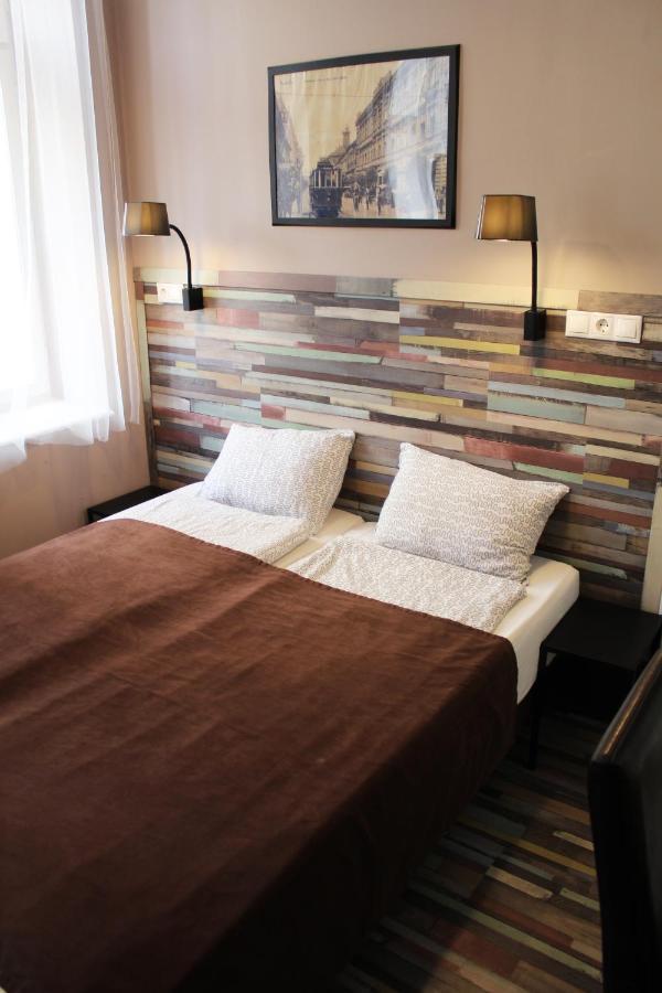 ミシュコルツ Promenade Panzio Bed & Breakfast エクステリア 写真