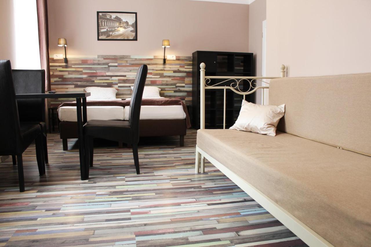 ミシュコルツ Promenade Panzio Bed & Breakfast エクステリア 写真